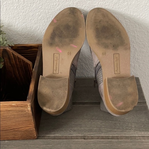 American Eagle Gray Suede Ankle Boots (6.5) - Picture 7 of 9